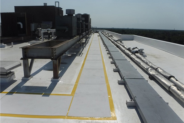 maintaining-duor-last-roof-Detroit-MI-commercial-roof-contractors