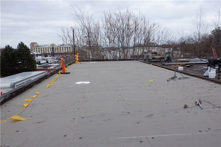 effects-os-snow-and-ice-detroti-michigan-commercial-roof-services