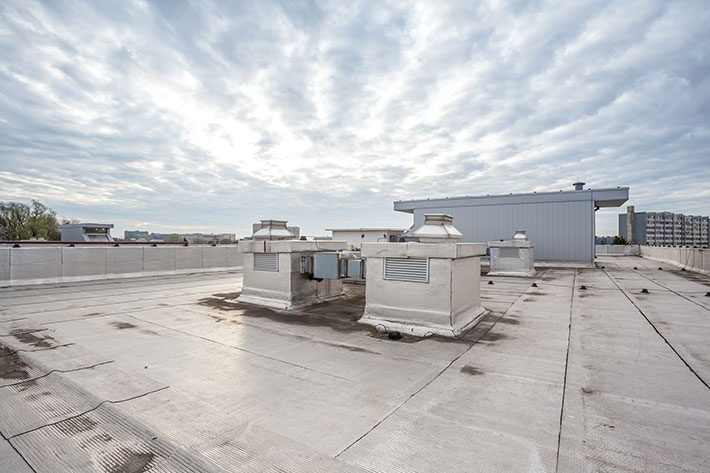 roof-curb-considerations-detroit-michigan-commercial-roofing-contractors